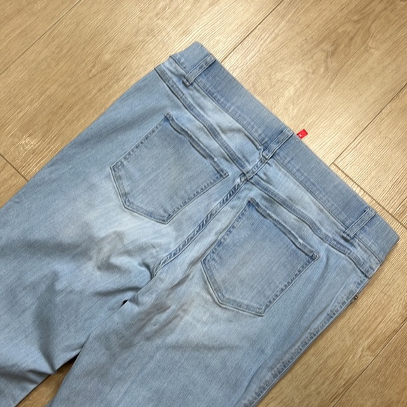 SPANX Flare Leg Pull-On Jeans Color: Retro Light Wash, Size XL 1394 - Picture 8 of 10
